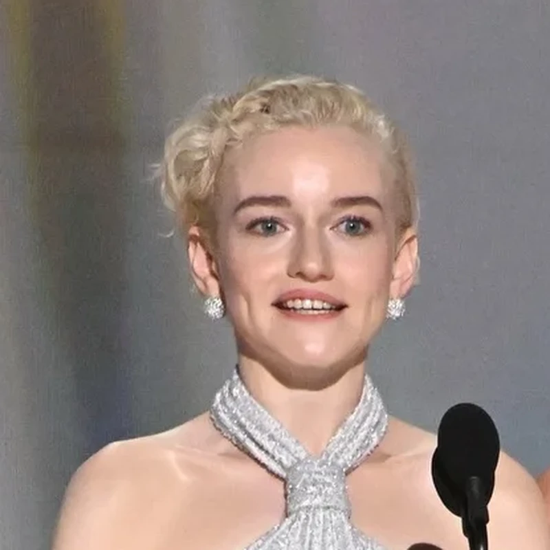 Julia Garner