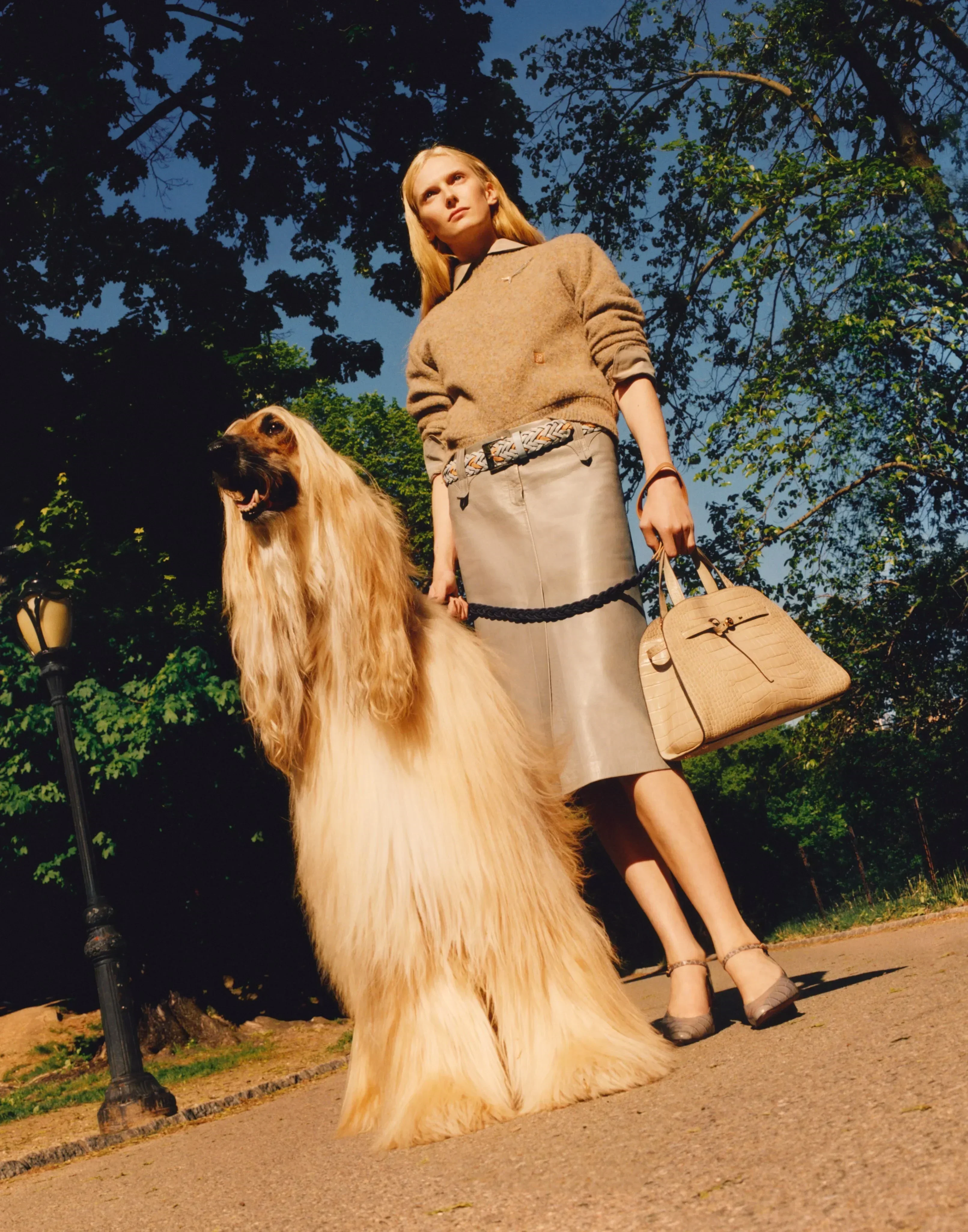Alex Consani Takes “Dogfishing” to the Next Level With a Head-to-Toe Neutral Look - Fashion look worn by Alex Consani